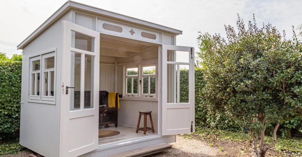 Single pitched roof on a shed