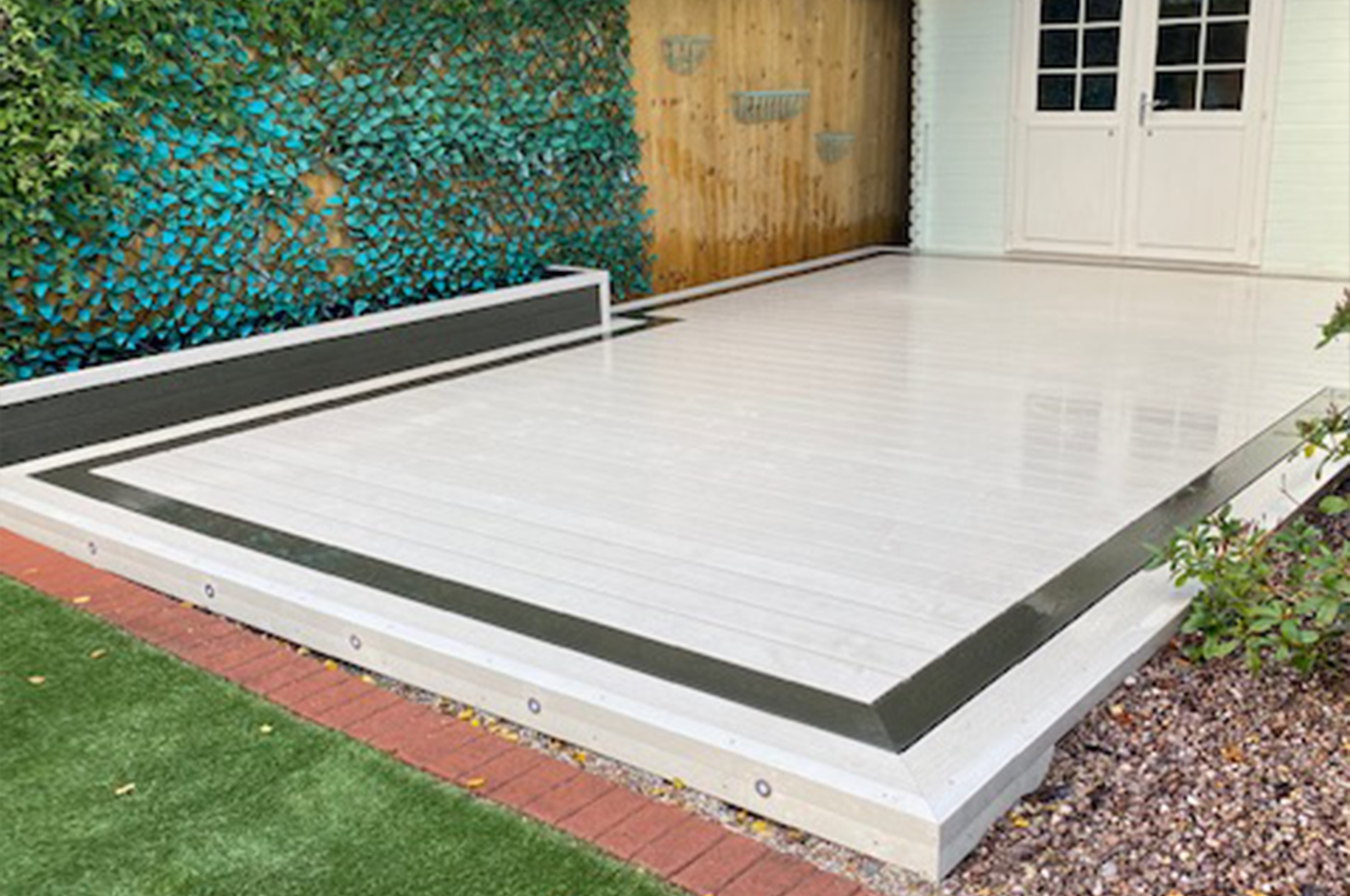 Unique Composite constructed this beautiful decking using Cladco Composite Woodgrain 