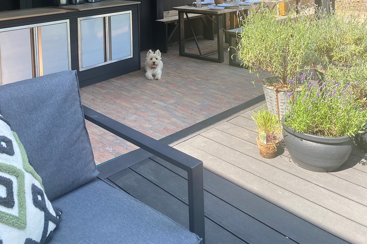 Nina Peths on Instagram has used Cladco Composite Woodgrain decking