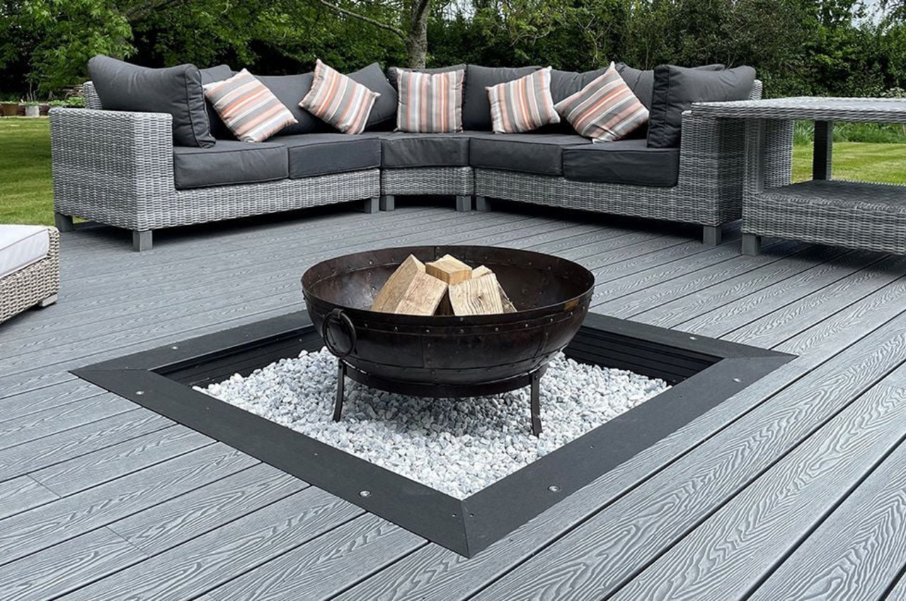 Firepit area built with Cladco Woodgrain Decking | @castleprimeconstruction_