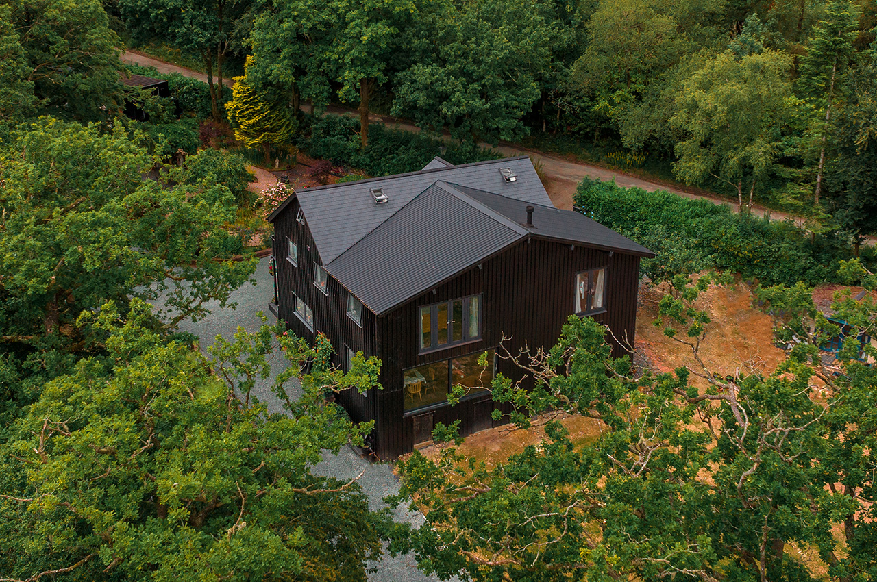 This Cutting-Edge Self-Build project has been constructed with Cladco Roofing Sheets and Composite Cladding Boards | The Spinney
