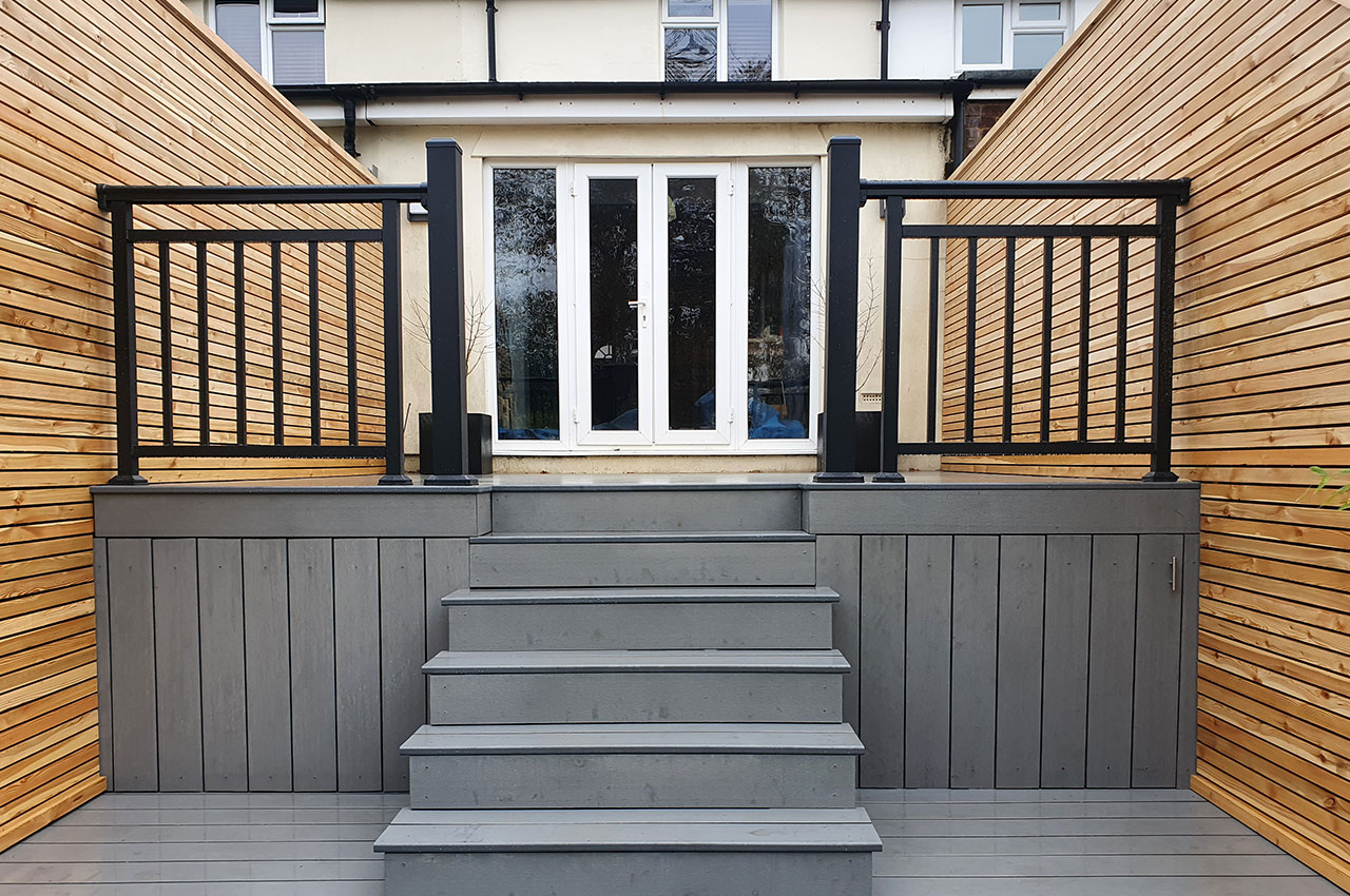 Modern Decking with Aluminium Handrail Balustrades and Posts.