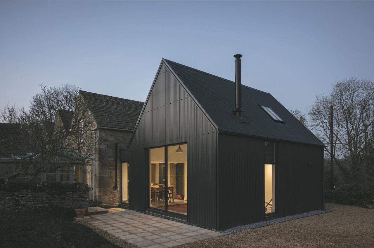 Corrugated Sheets in Anthracite with custom flashing detail around edging