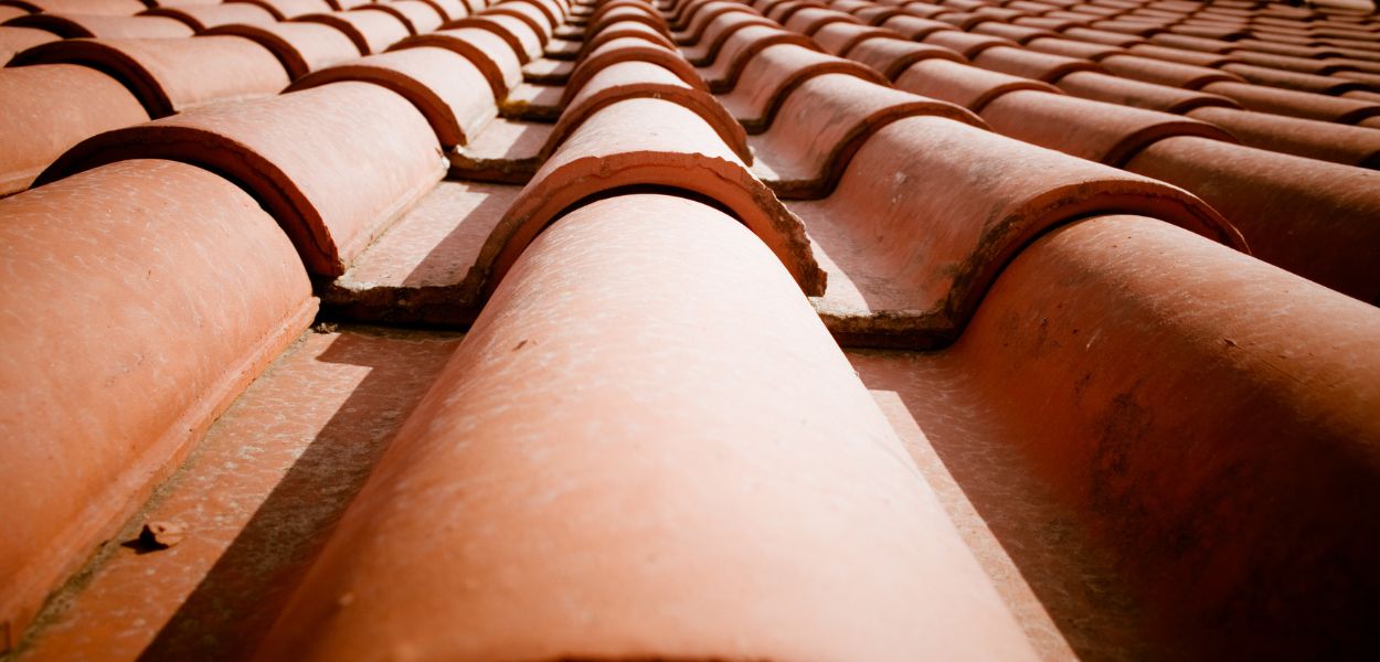 Roof Tiles vs Metal Roof Sheets