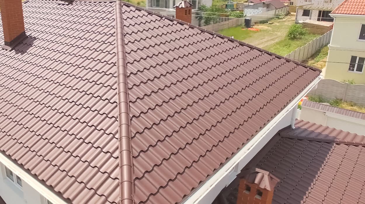 Roof tiles are a popular material for low-pitch roofs, which allow for more sunlight in gardens and do not block views