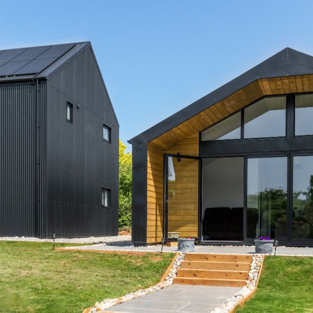 Custom-made Flashings have been fitted to finish the metal sheet edges perfectly