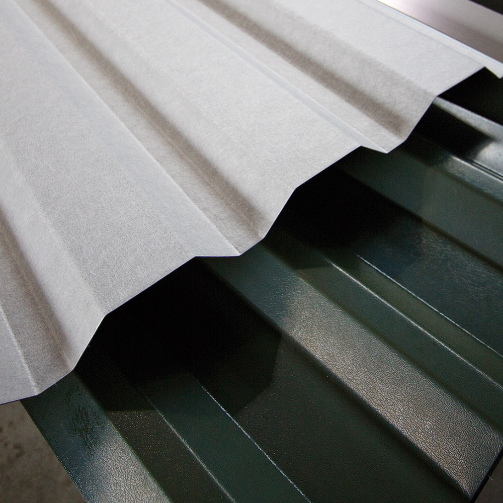 Cladco 34/1000 box profile sheet with Dripstop® membrane.